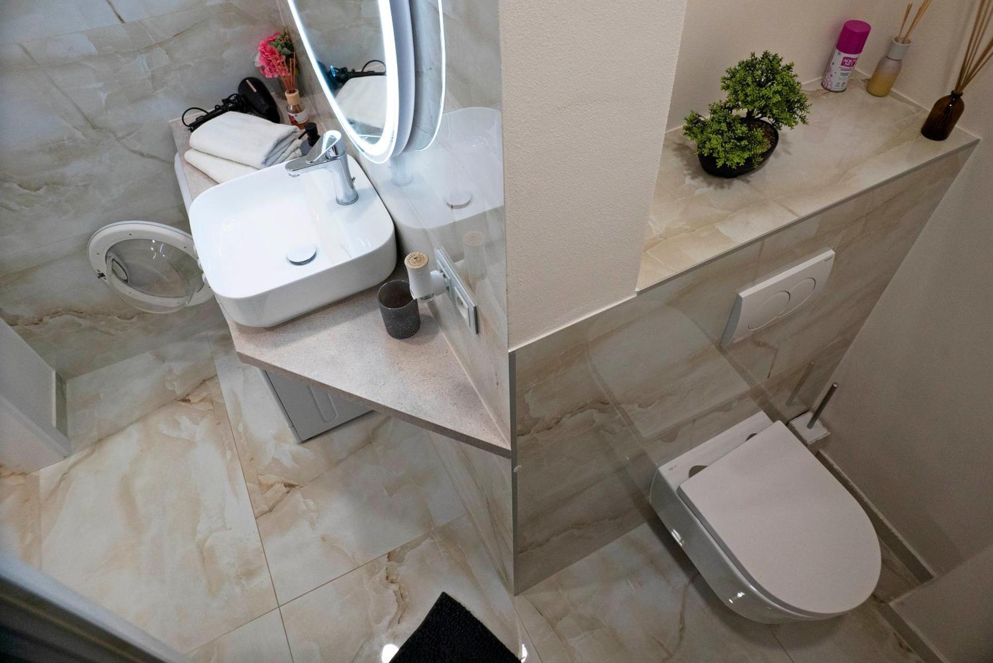 New Stylish Place For Couple Bratislava Ngoại thất bức ảnh