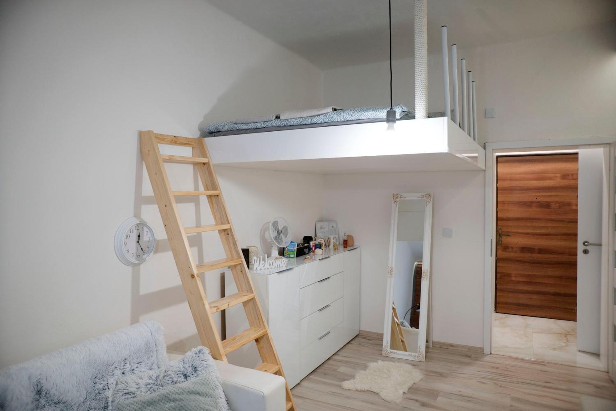 New Stylish Place For Couple Bratislava Ngoại thất bức ảnh